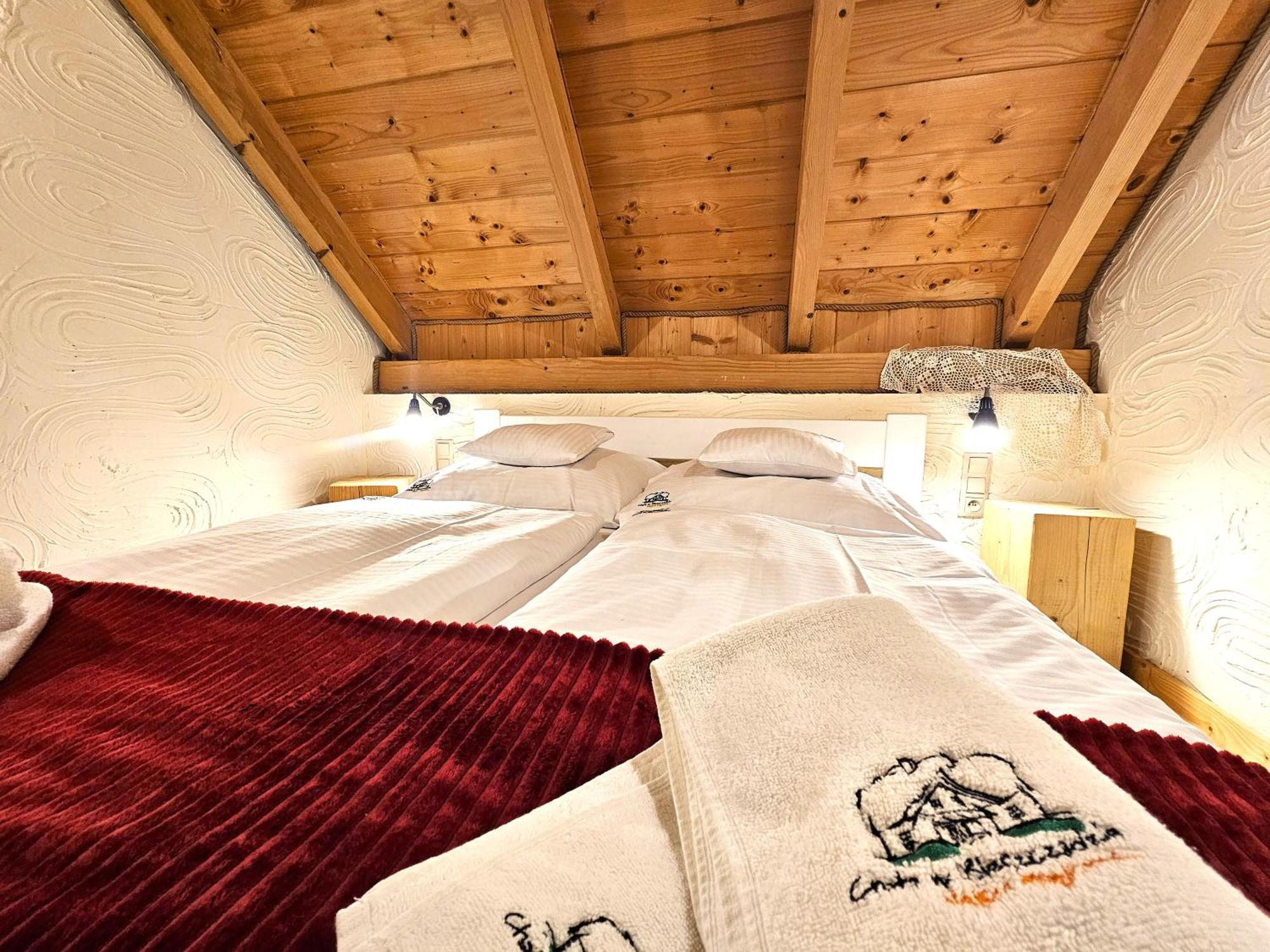 Chata W Bieszczadzie Apartamenty I Domki Z Sauna Bieszczady Поляньчик Экстерьер фото