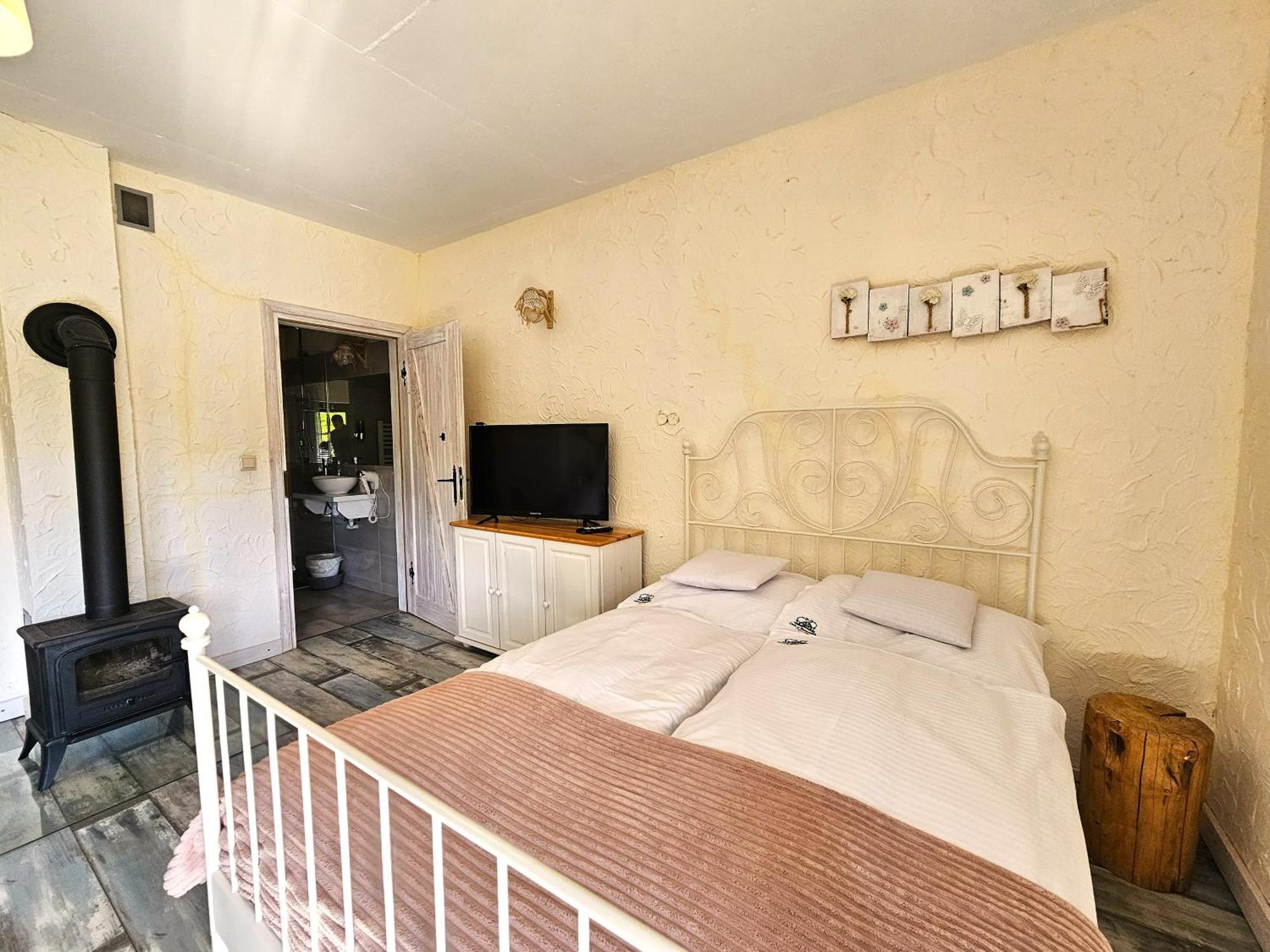 Chata W Bieszczadzie Apartamenty I Domki Z Sauna Bieszczady Поляньчик Экстерьер фото